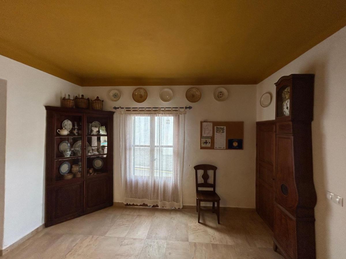 Casa Padrina Burballa Maria De La Salut Bagian luar foto