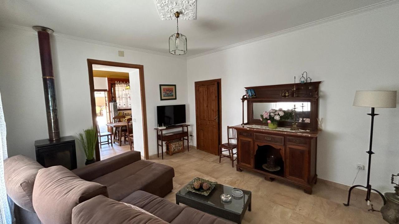 Casa Padrina Burballa Maria De La Salut Bagian luar foto