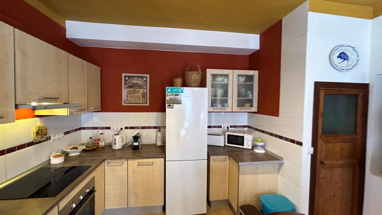 Casa Padrina Burballa Maria De La Salut Bagian luar foto