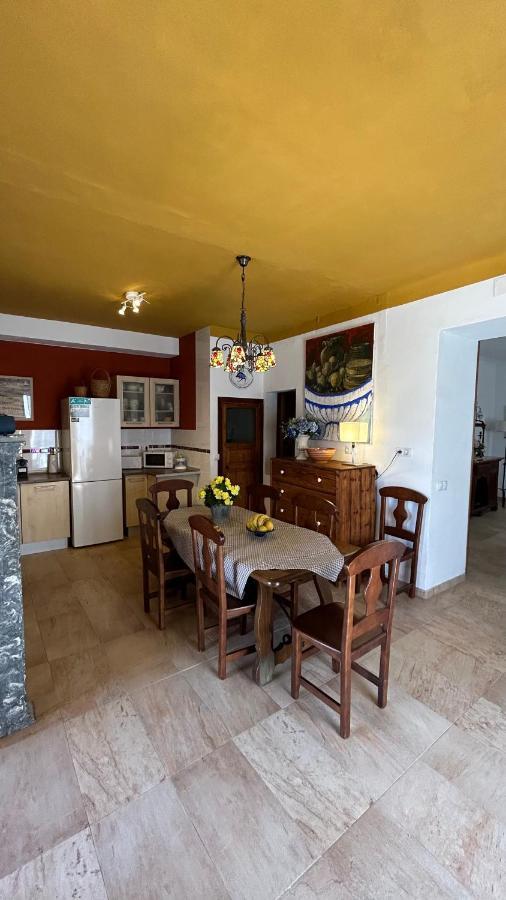 Casa Padrina Burballa Maria De La Salut Bagian luar foto