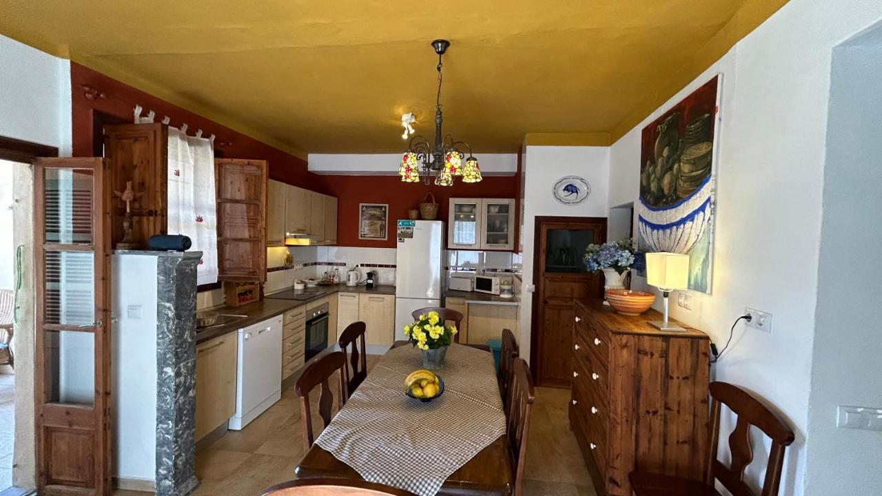Casa Padrina Burballa Maria De La Salut Bagian luar foto